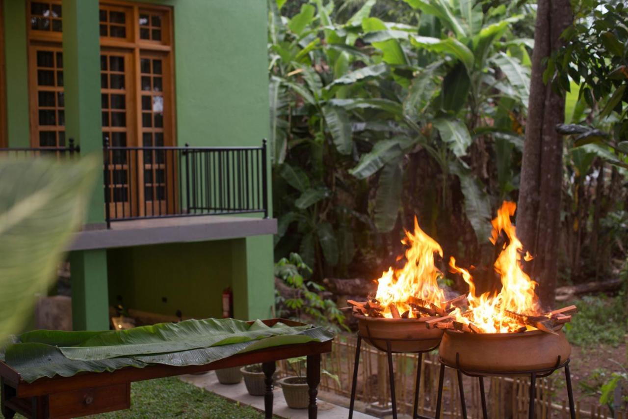Barefoot Bungalow Hikka Hikkaduwa Exterior foto